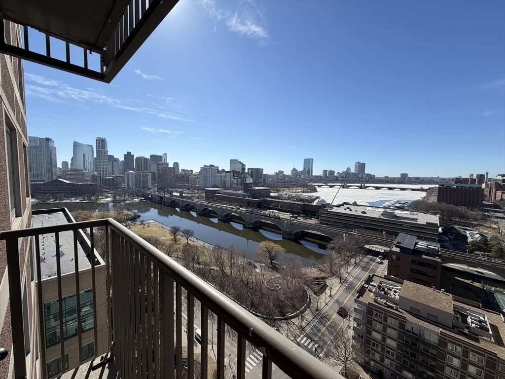 10 Museum Way, East Cambridge