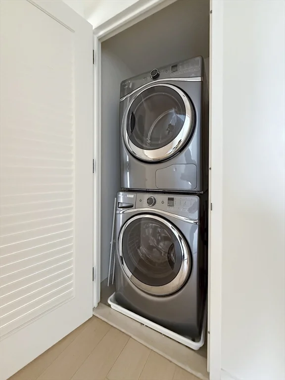 1 Franklin St, Midtown