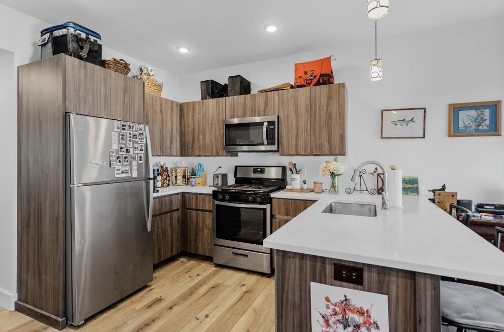 211 West 9th St, South Boston