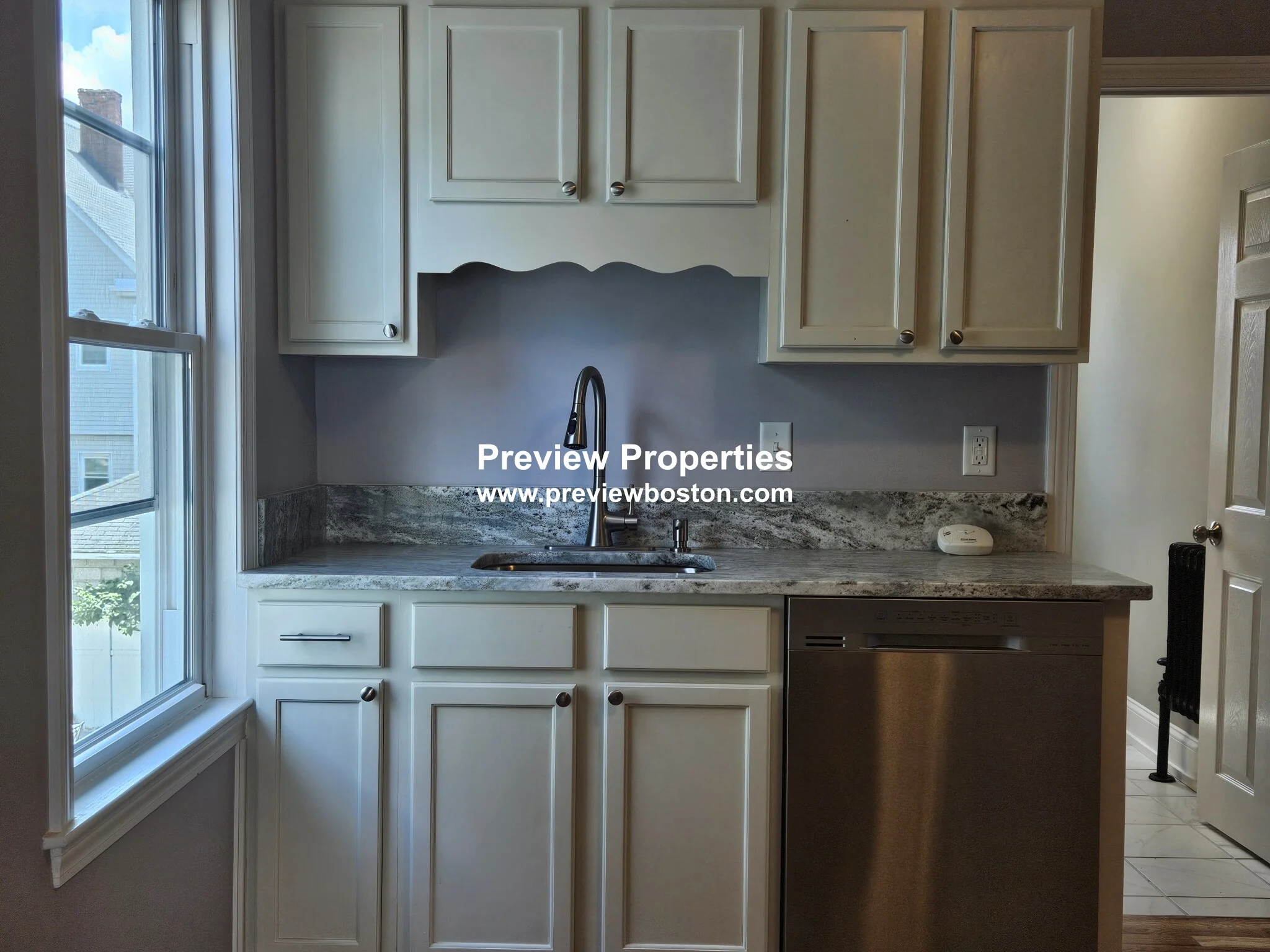 33 Linden St, Everett