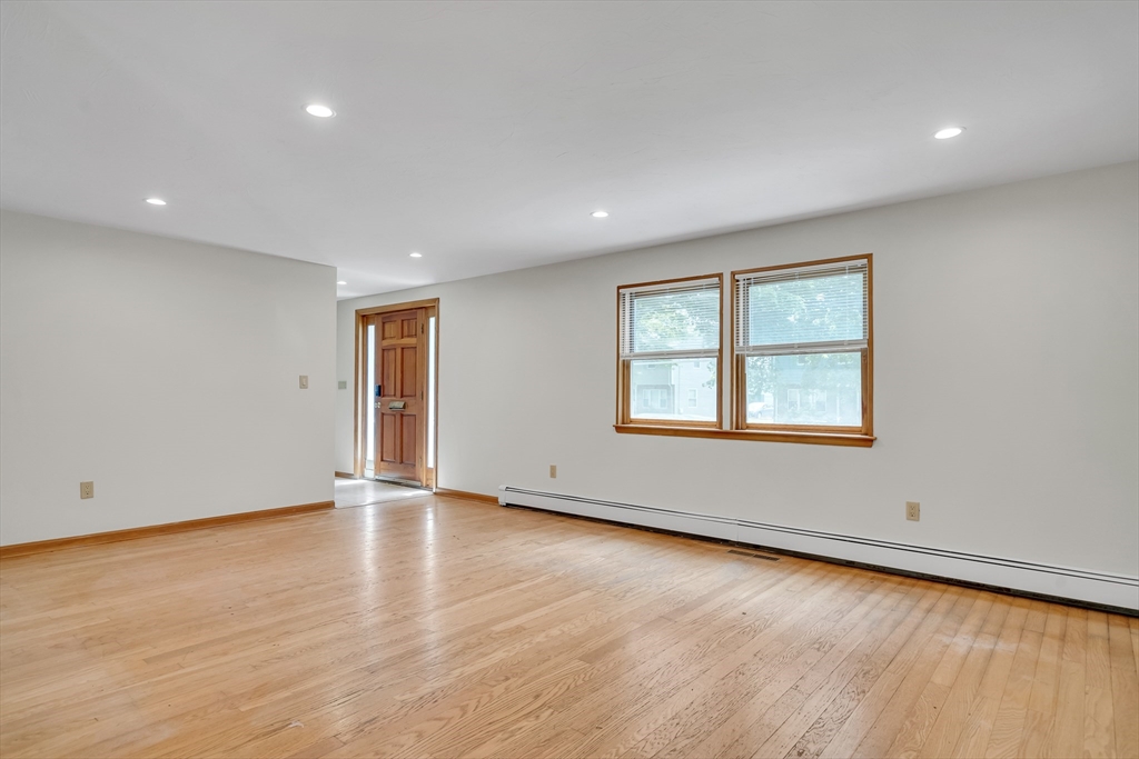 115 Rowe St, Auburndale