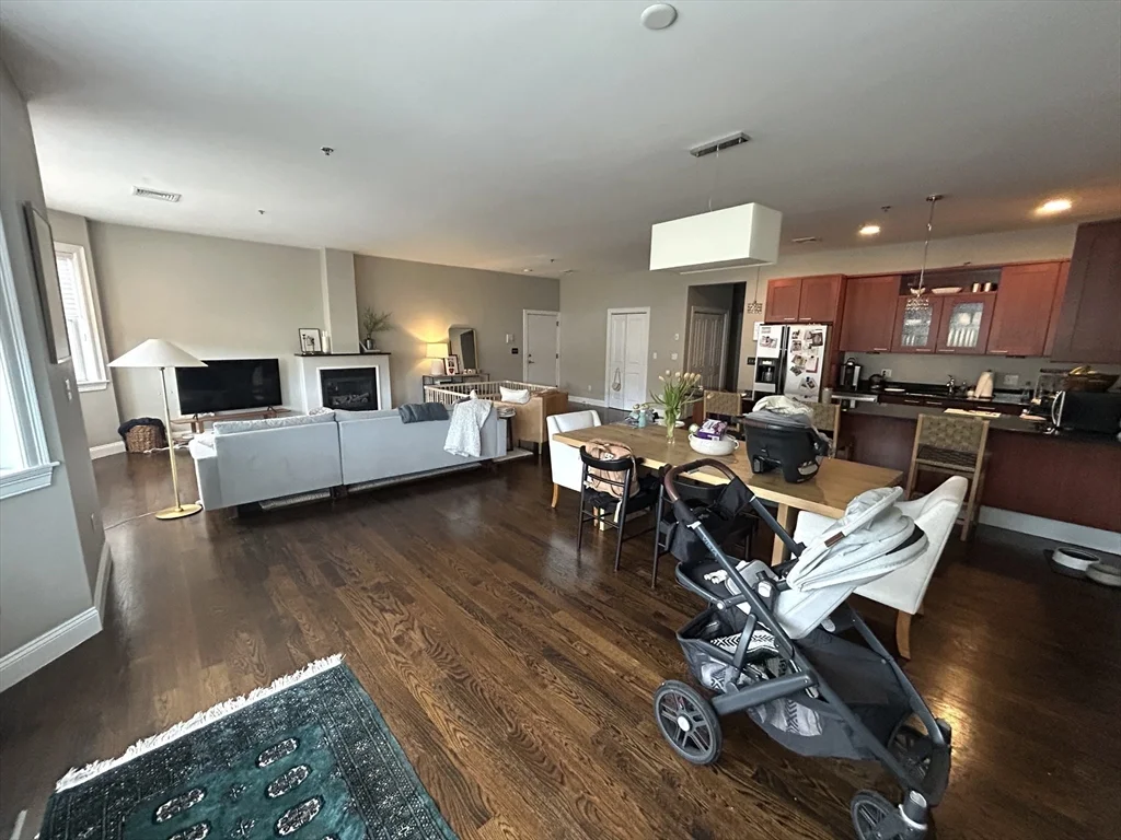 81 Boylston St, Brookline Village