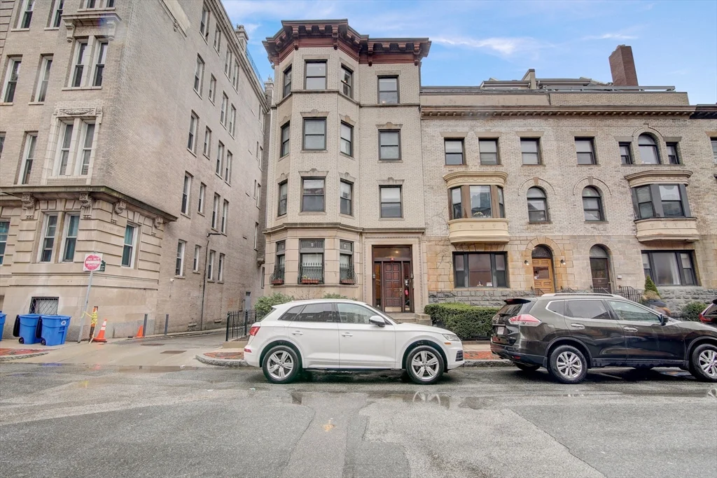 65 Hemenway St, Fenway