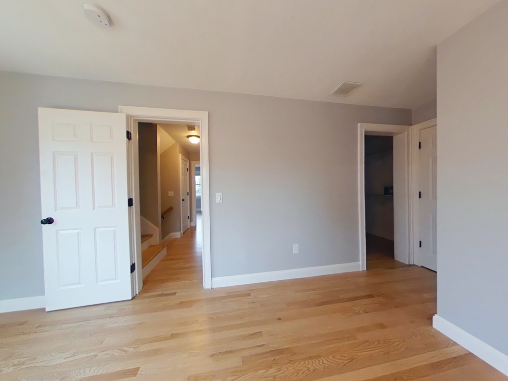 109 Farwell St, Newtonville