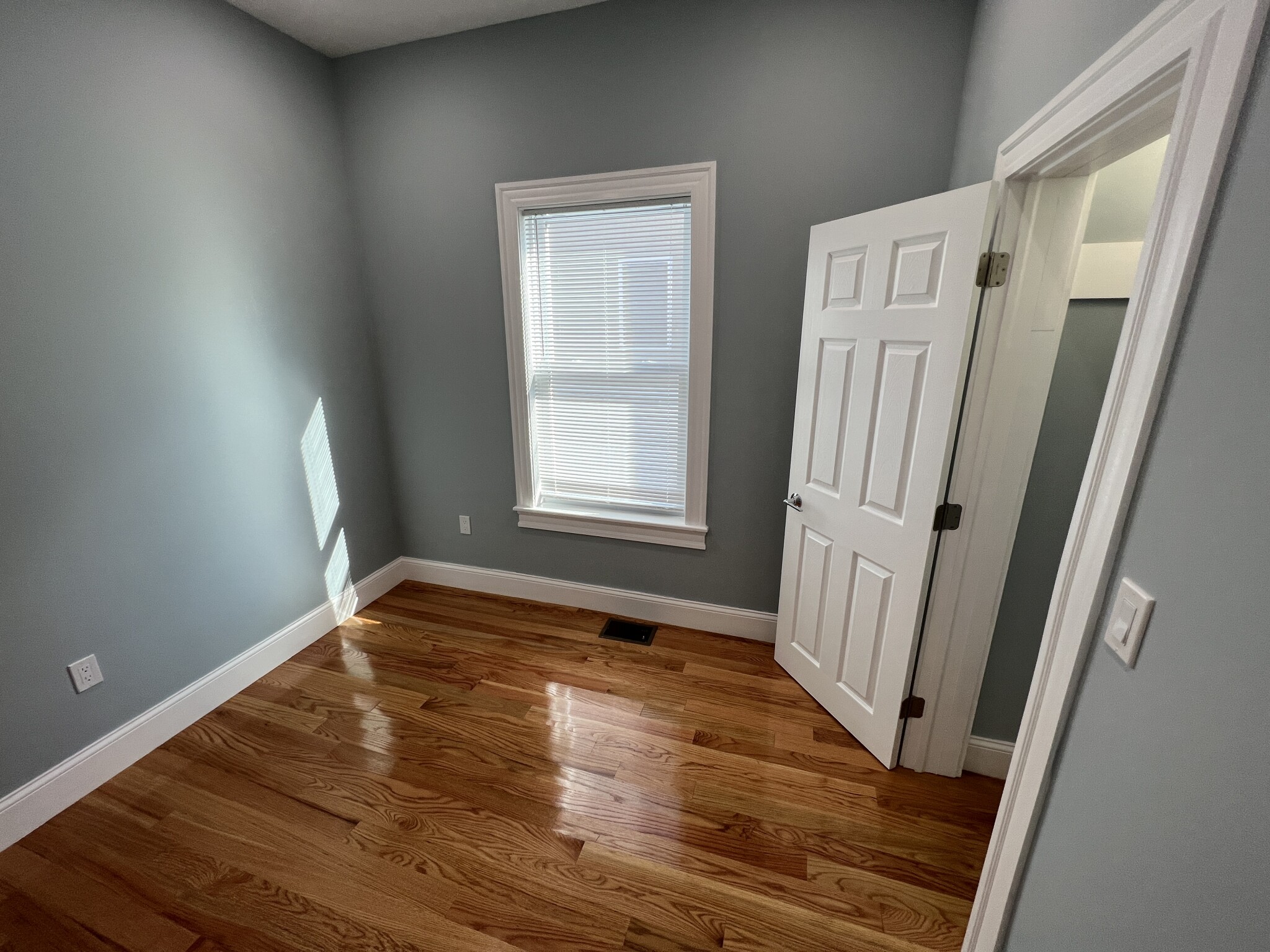 29 Alpine St, Powder House Square