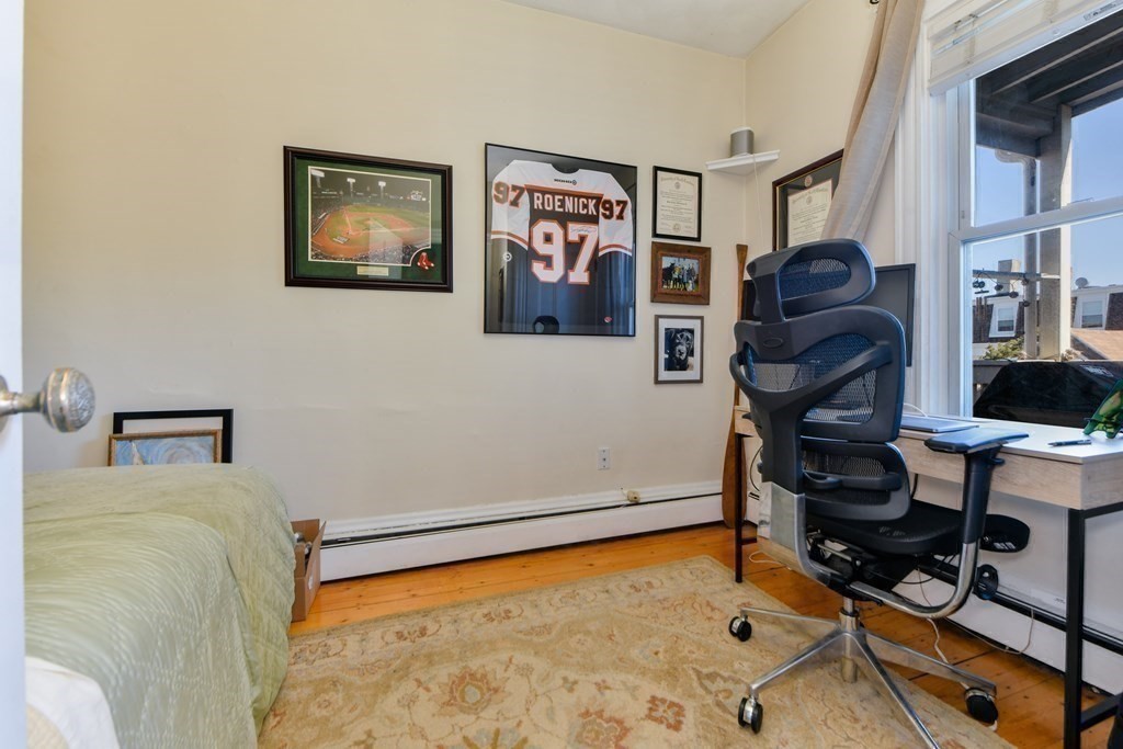 240 W 5th St, South Boston