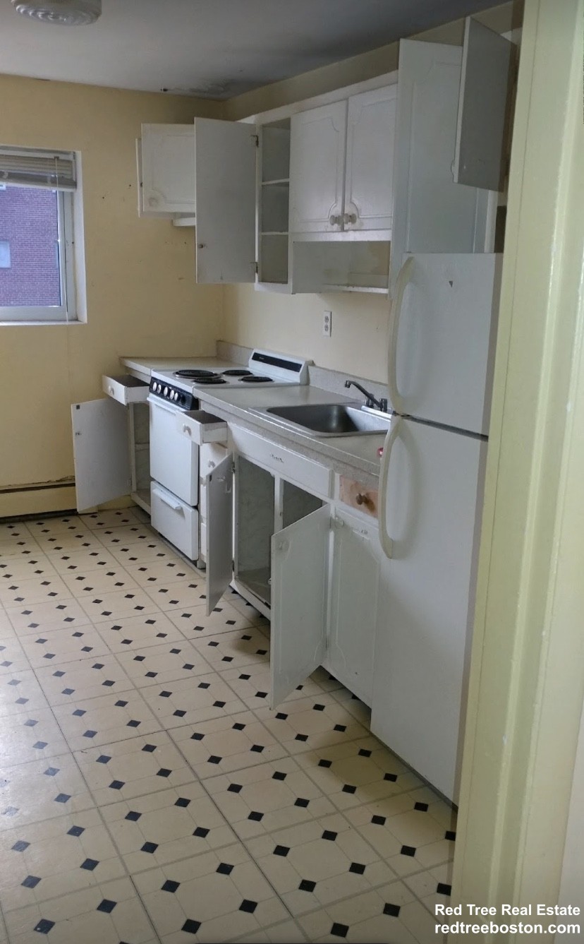 35 Westgate Rd, Chestnut Hill