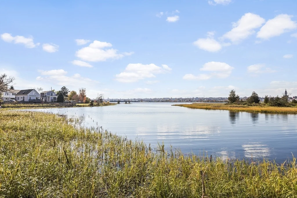 119 Sycamore St, Fairhaven