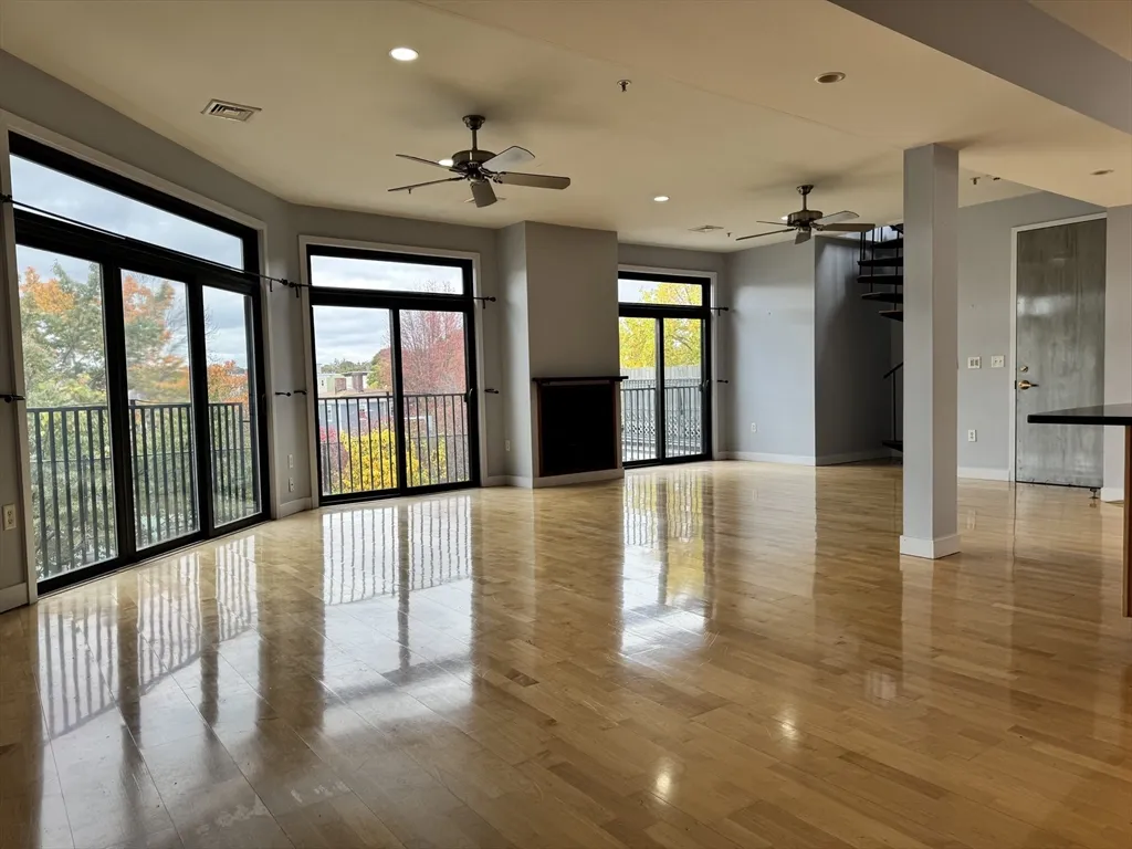 950 Dorchester Ave, Dorchester