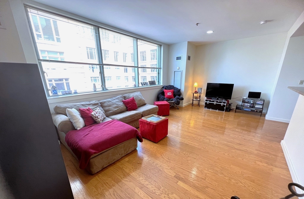 234 Causeway St, West End