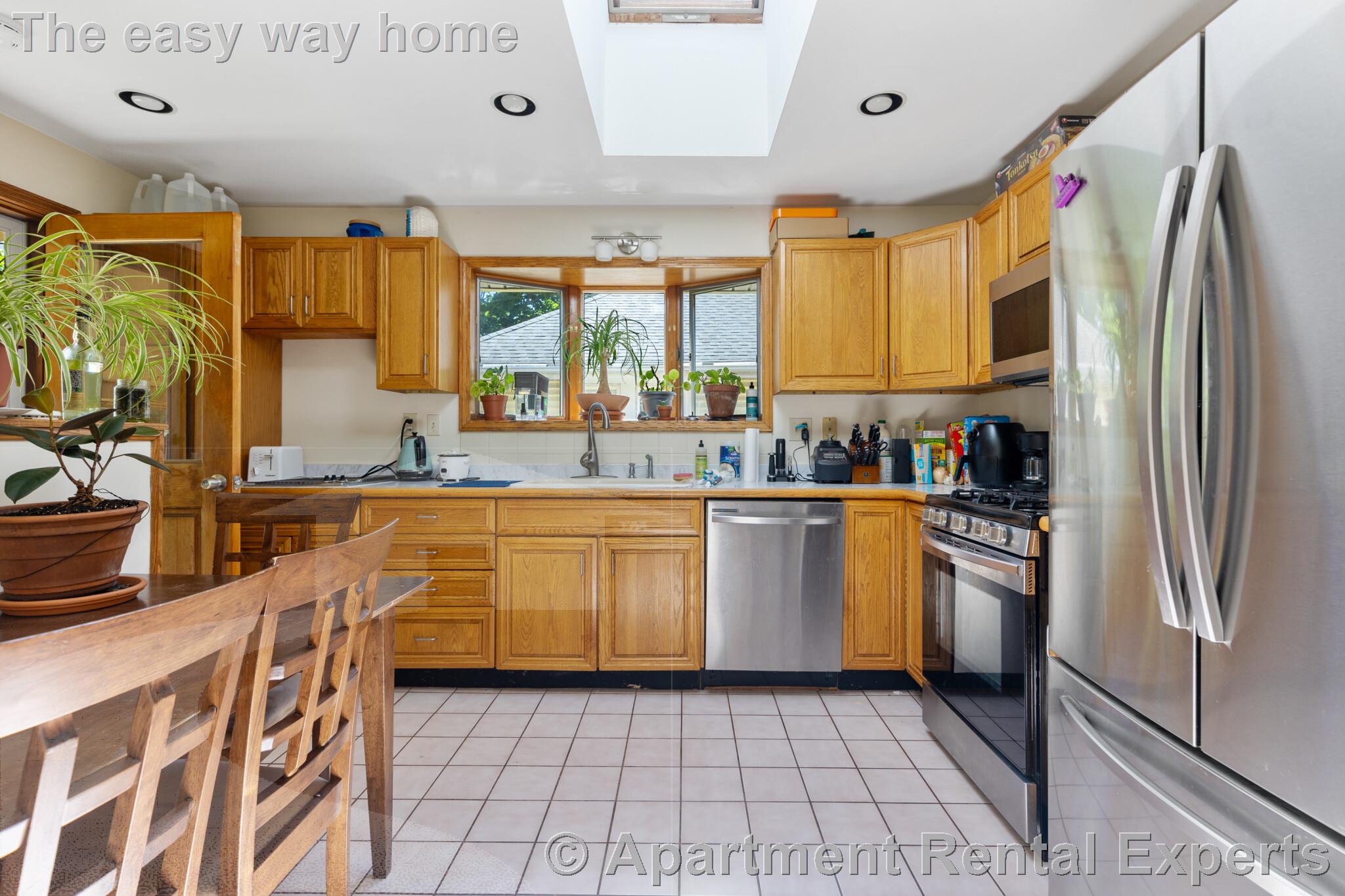 27 Murray Hill Rd, Davis Square