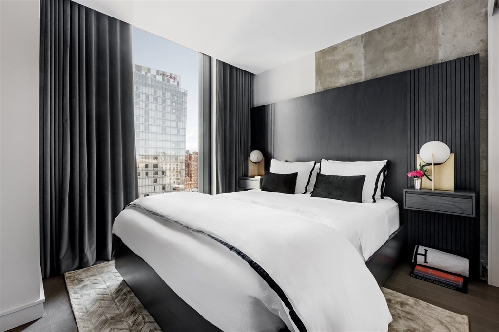 55 Lagrange, Downtown