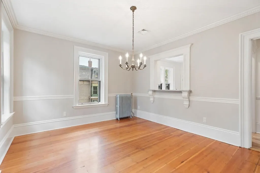 2 Rangeley Rd, Winchester