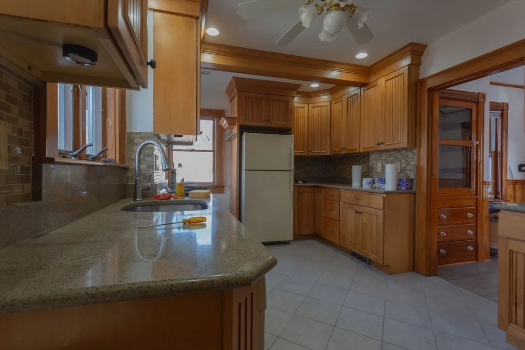 14 Vanness Rd, Weymouth