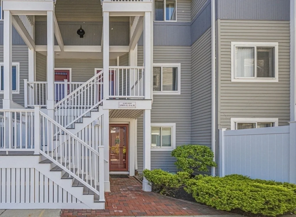 20 Ship Ave, Glenwood