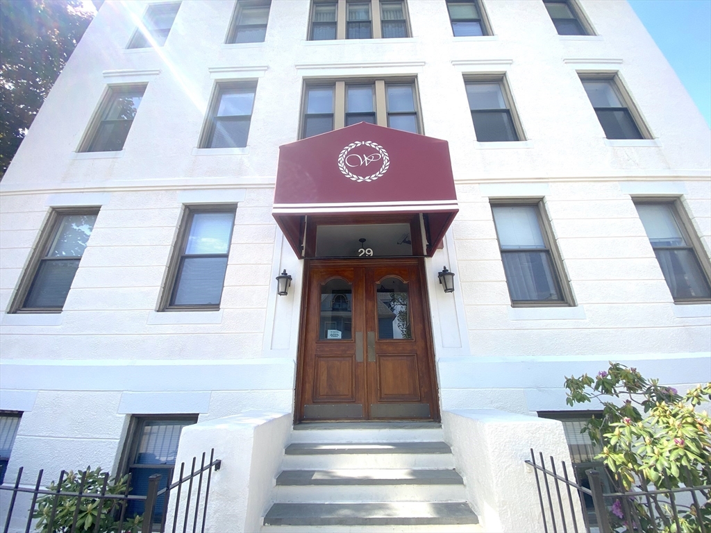 29 Brainerd Rd, Allston