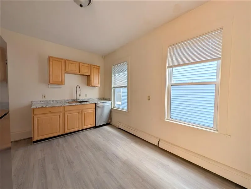 61 Webster Ave, Ward Two