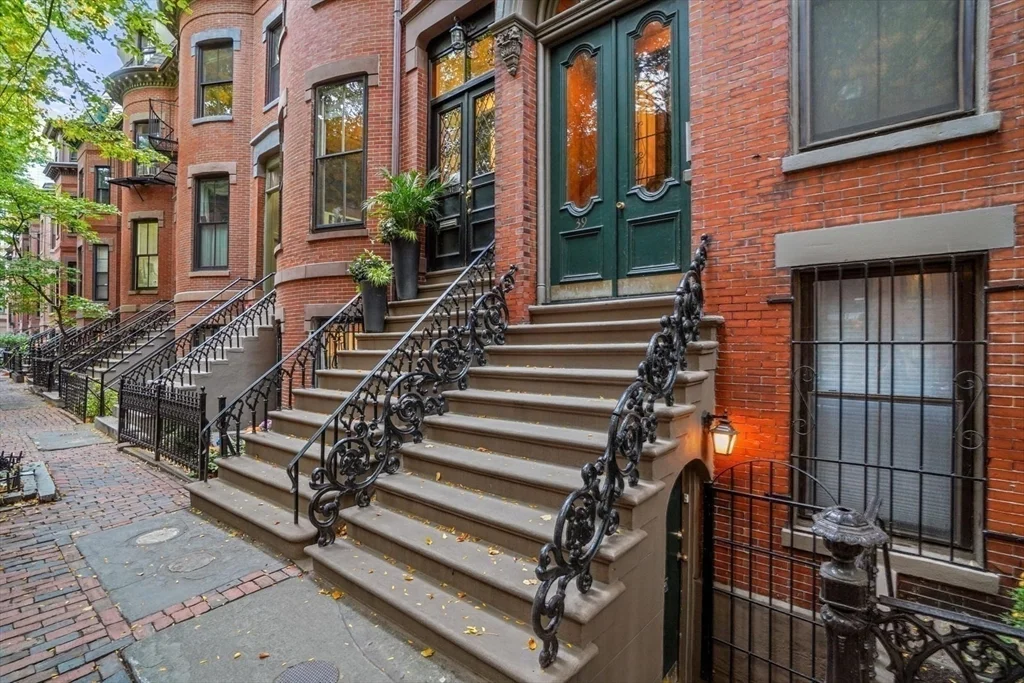 39 Dwight St, South End