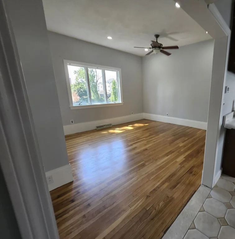 25 Hatch St, Everett