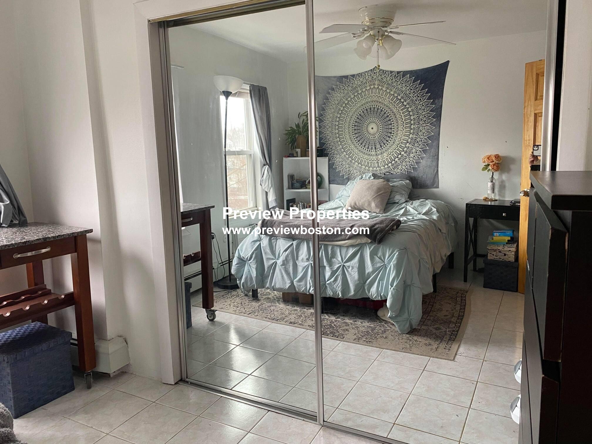 8 Starr Ln, Jamaica Plain