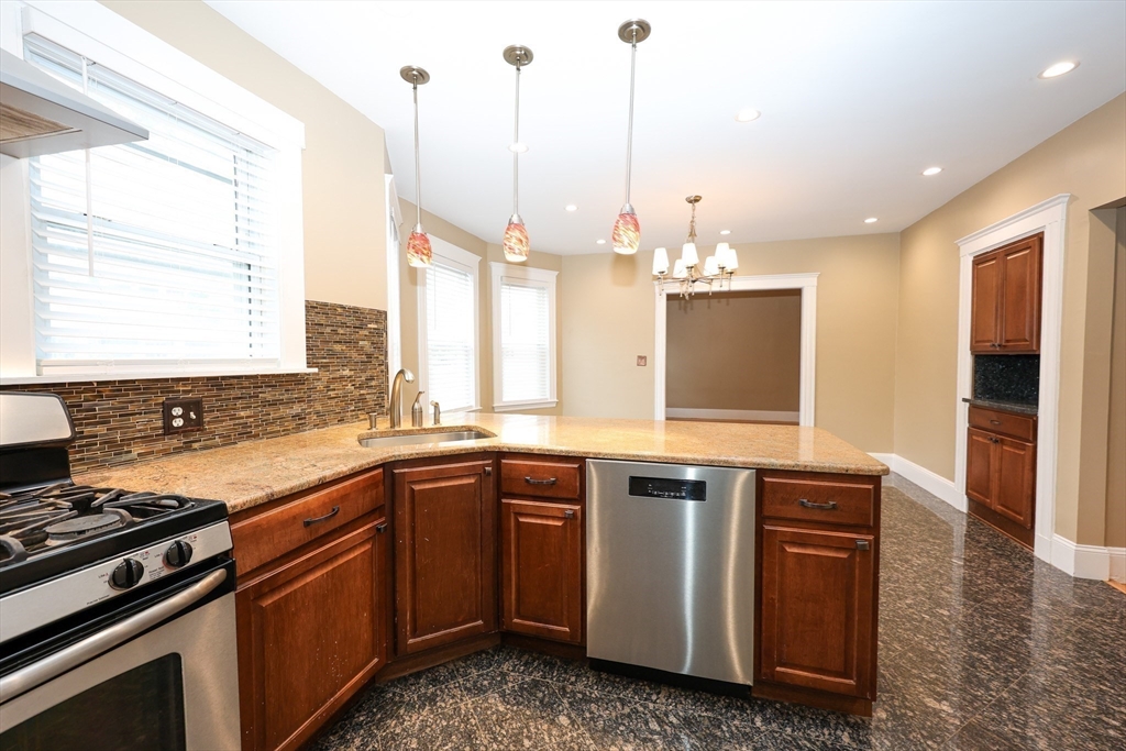 36 Lancaster St, Quincy