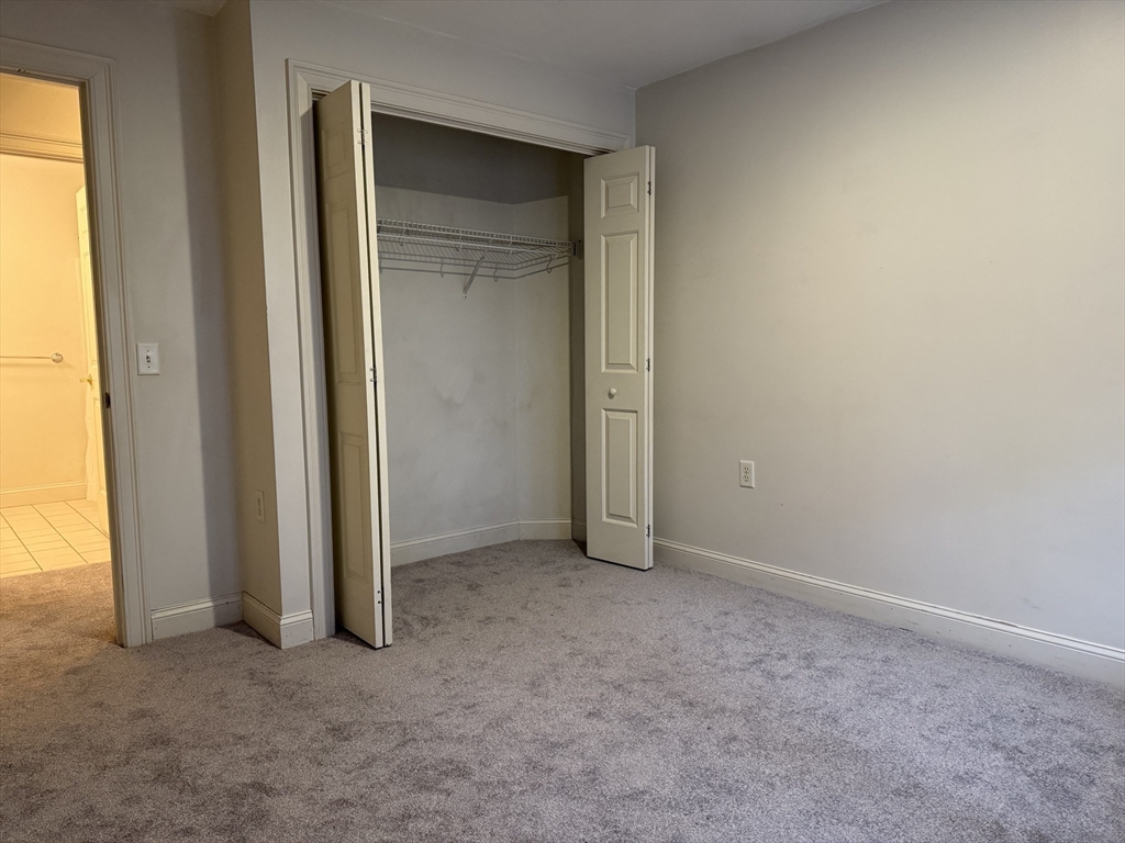 1 Millbrook Ln, Wakefield