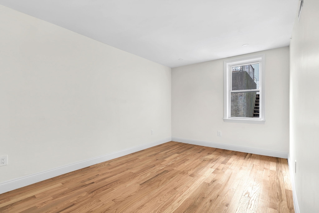 23 Pleasant St, Fitchburg