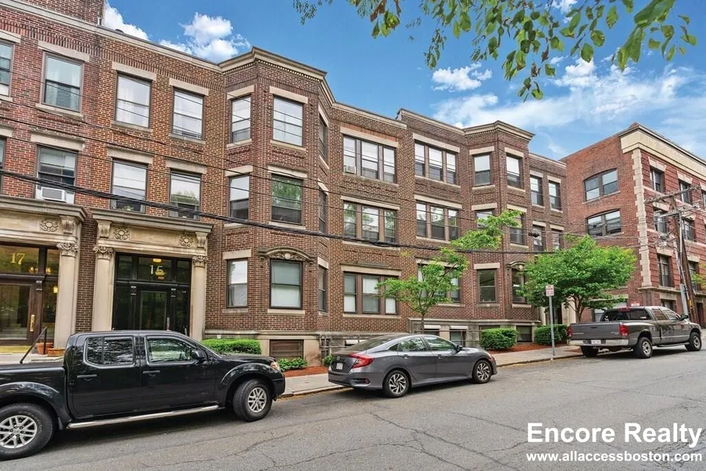 15 Stearns Rd, Coolidge Corner