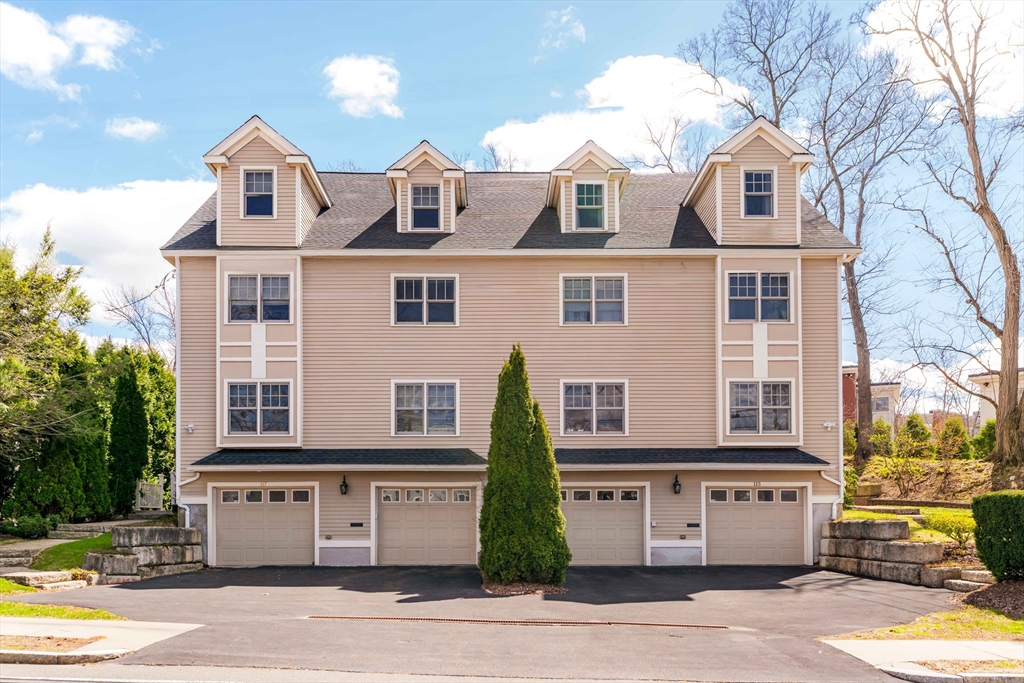 117-1 Florence St, Chestnut Hill