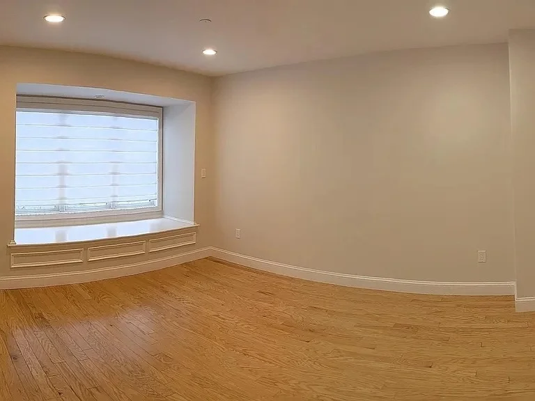 142 Pleasant St, Winthrop