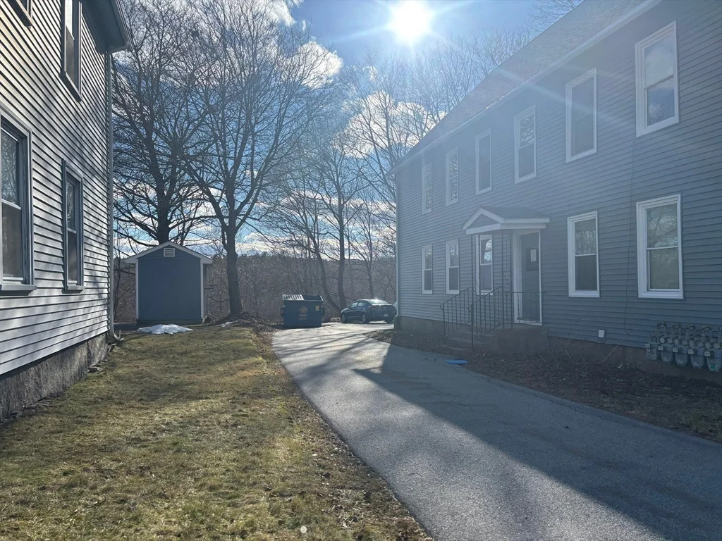 292 Providence Rd, Grafton