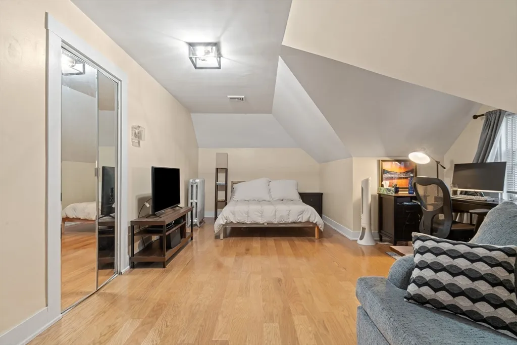 21 Wenham St, Jamaica Plain