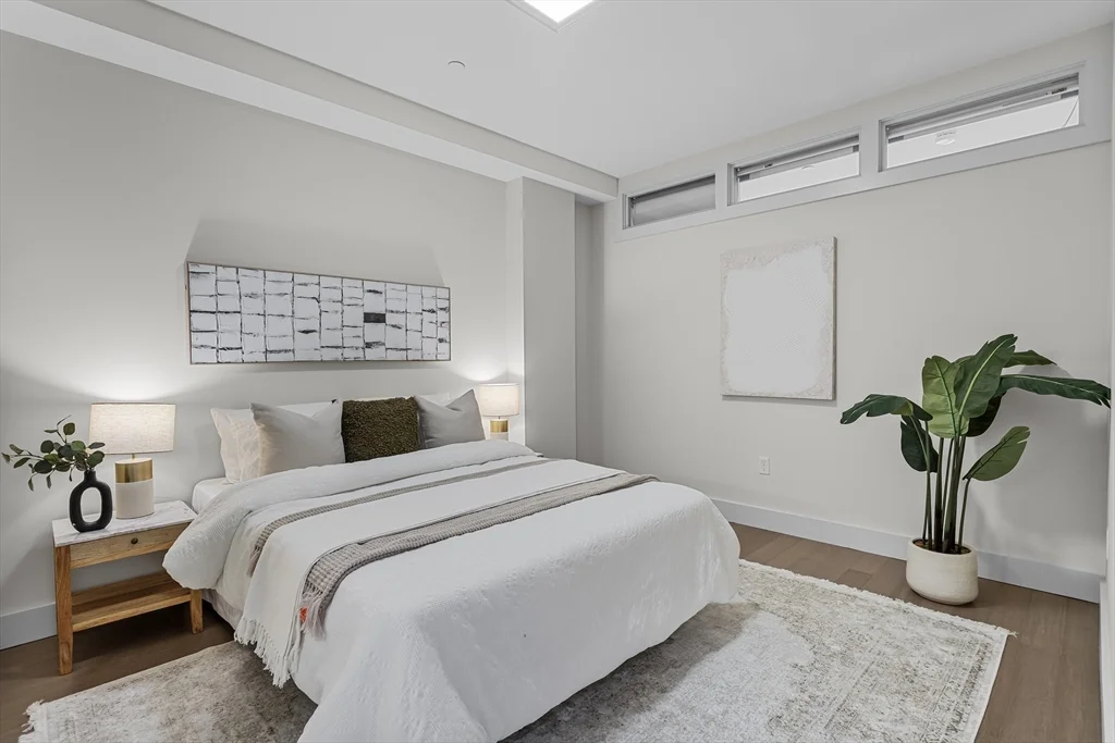 121 Portland, West End