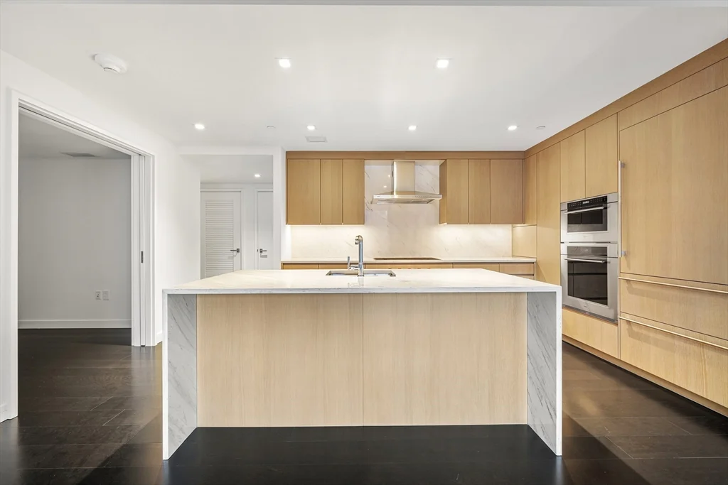 150 Seaport Blvd, Seaport District