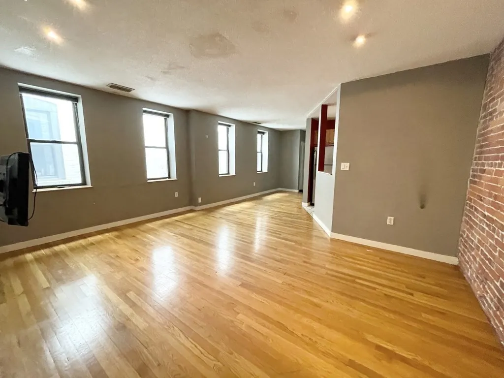 73 Gainsborough, Fenway