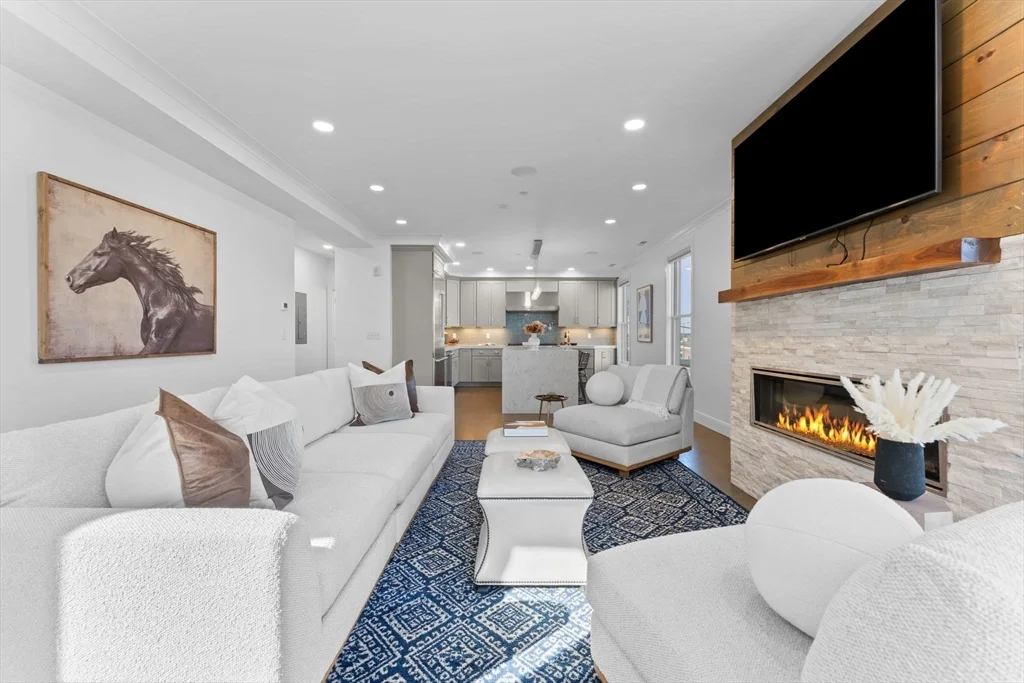 333 West Third, South Boston