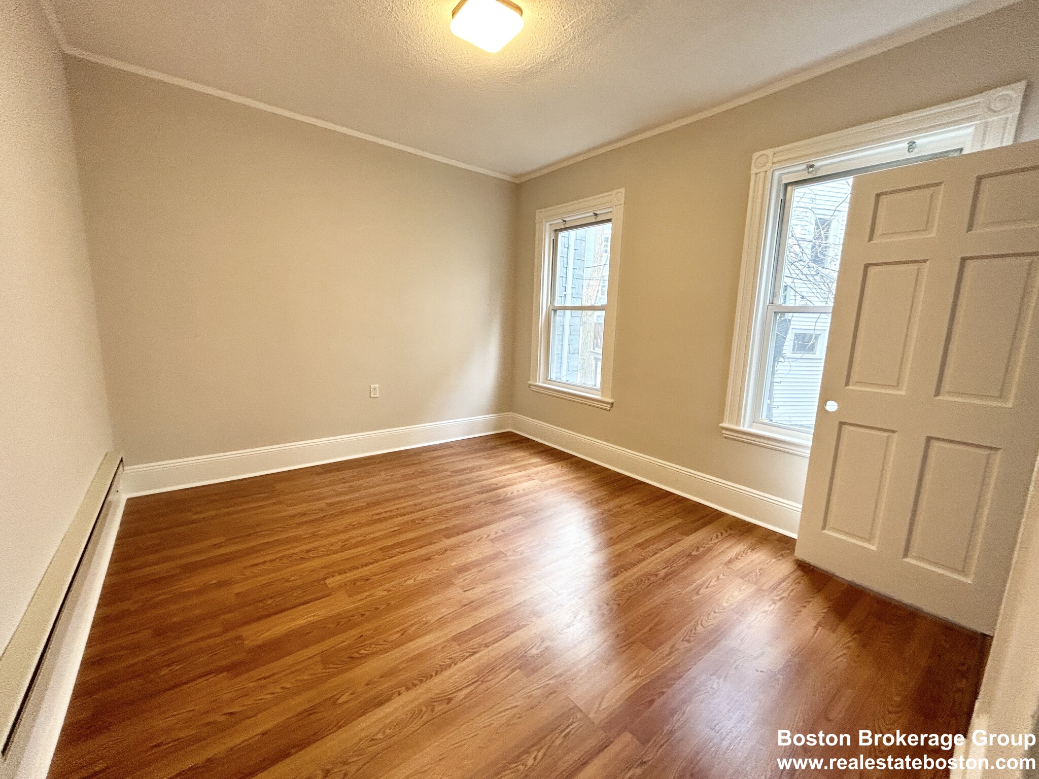 78 Hillside St, Mission Hill