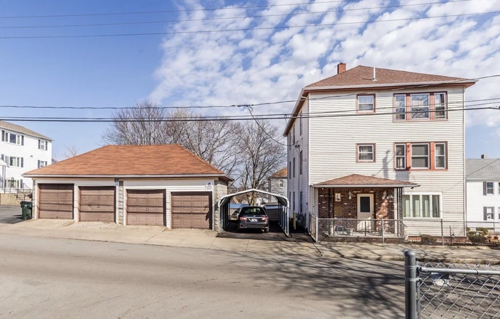 344 Snell St, Fall River