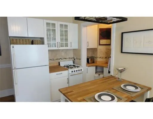 65 Burbank St, Fenway