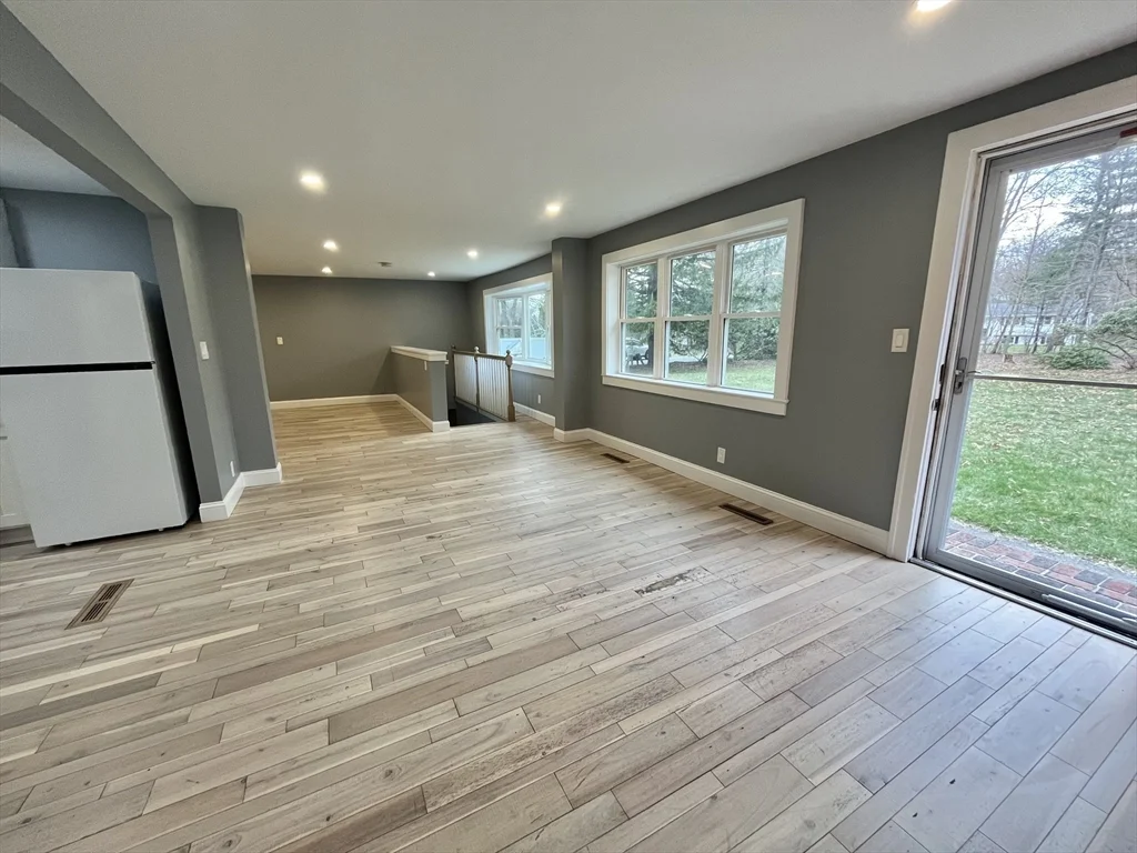 146 Allen Rd, North Easton