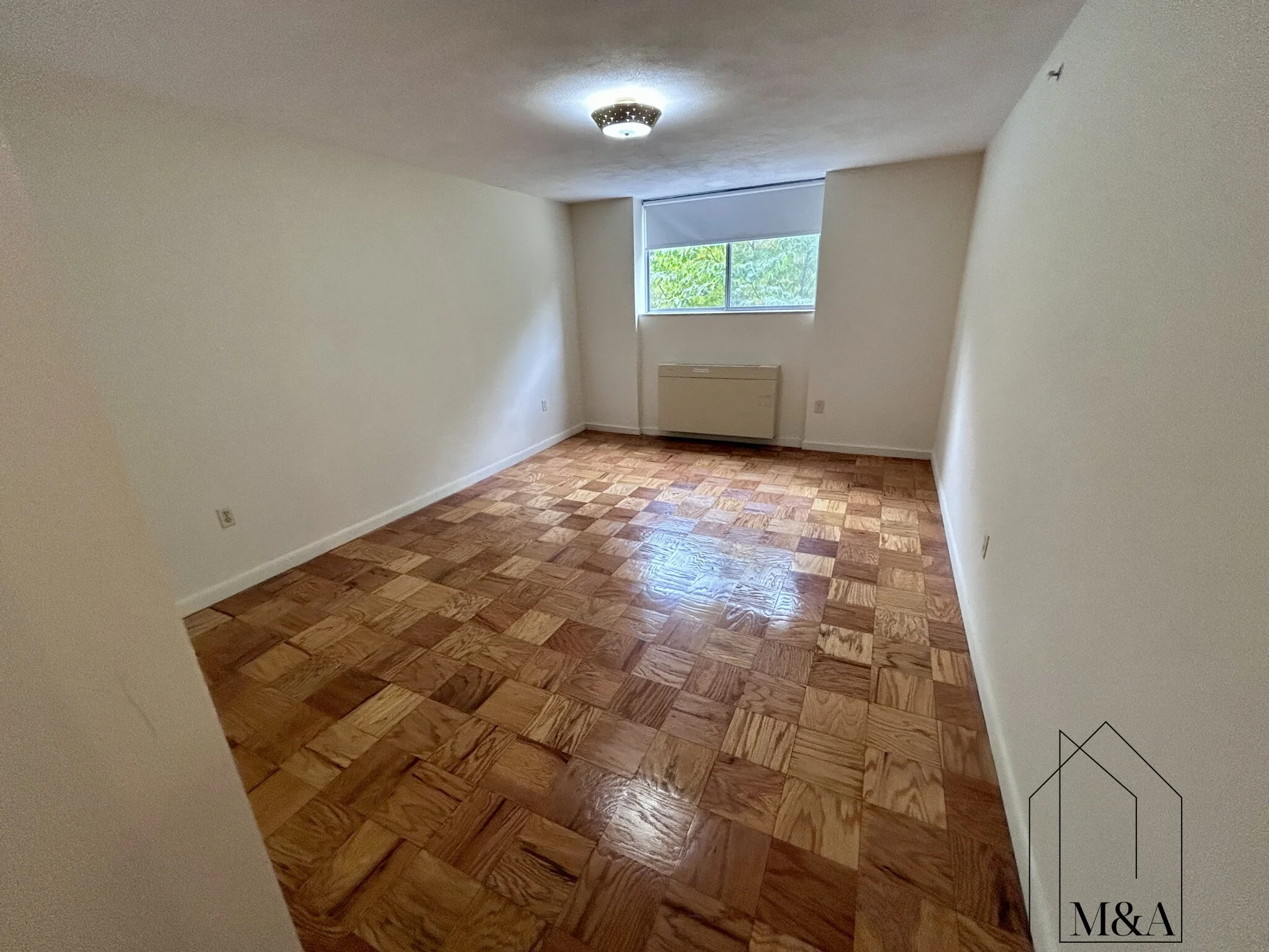 101 Monmouth St, Longwood