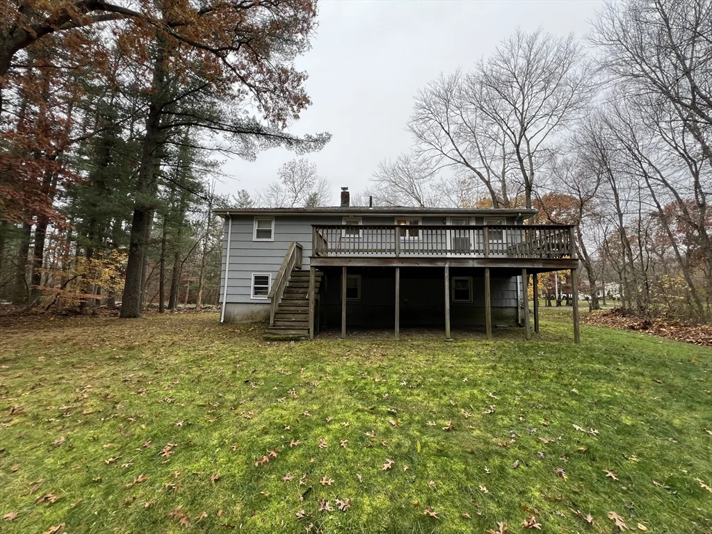 183 Oak St, Raynham