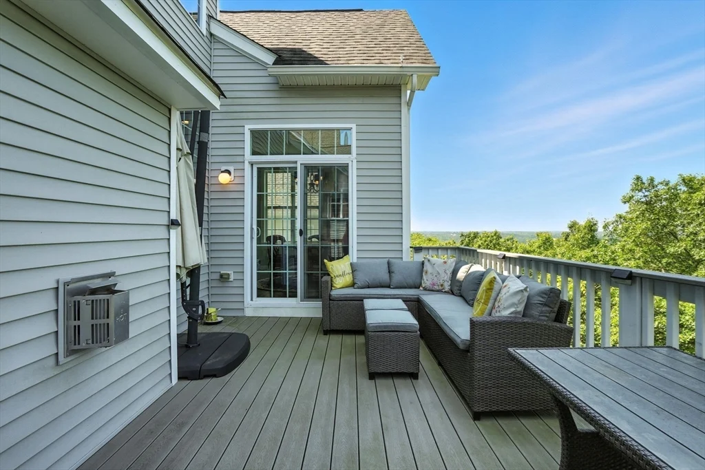 8 Skipping Stone, Plymouth