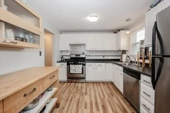 34 Brookline Ave, Hull