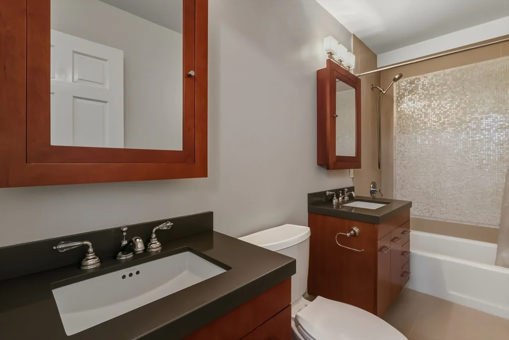 350 North, North End