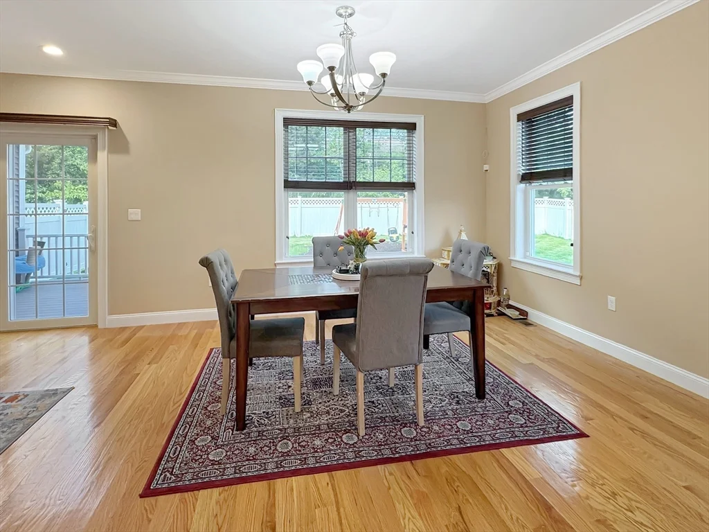 17 Garvey Rd, Woburn