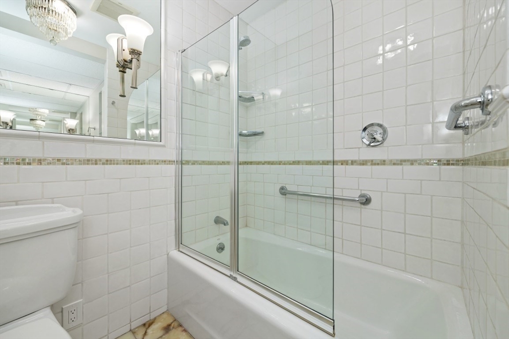 290 Commonwealth Ave, Back Bay