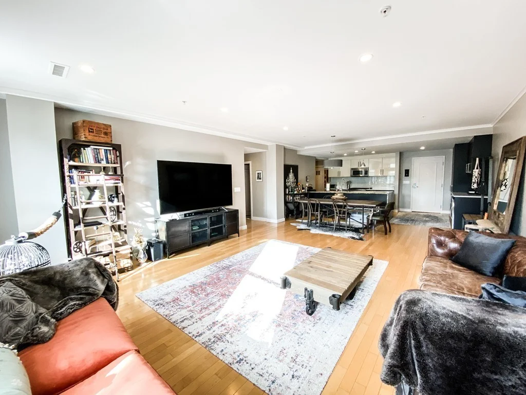 323 Boylston, Boylston Street