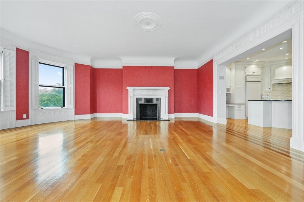 290 Commonwealth Ave, Back Bay