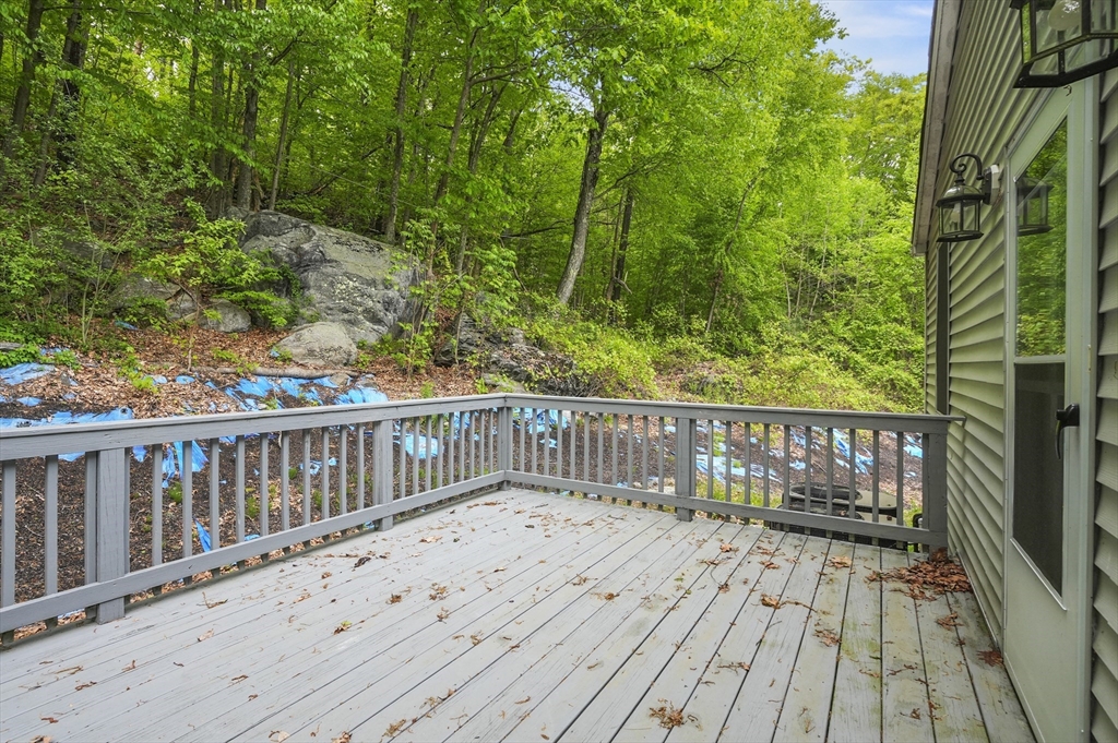 9 Gover Rd, Millbury